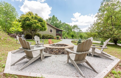Tiger Cabin | Fabulous View and location. French Countryside view in beautiful N. Georgia.