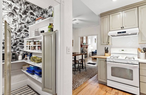 West Highland House | Fabulous West Highlands House - Quiet yet One Block to Cafes & Shops!