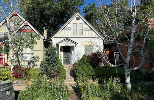 West Highland House | Fabulous West Highlands House - Quiet yet One Block to Cafes & Shops!