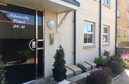 Pevensey Apartment | Fabulously Located Beachfront Apartment with Sea Views and Free Private Parking