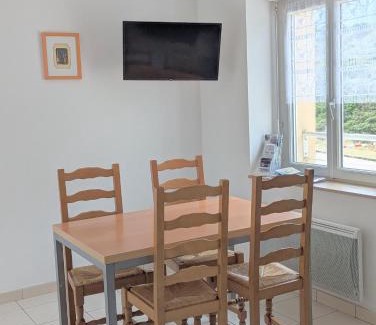 Planguenoual Apartment | Face à la mer et au sentier de randonnée- Bretagne