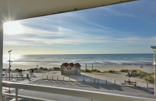 Hardelot-Plage Apartment | Facing the sea - 5-bed apartment. Pets welcome!