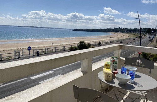 Saint-Cast-le-Guildo Apartment | Facing the large beach of Saint Cast, pleasant T2 apartment with sea view, 1 bedroom, sleeps 3
