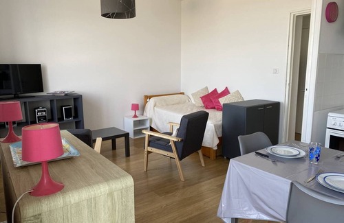 Saint-Cast-le-Guildo Apartment | Facing the large beach of Saint Cast, pleasant T2 apartment with sea view, 1 bedroom, sleeps 3