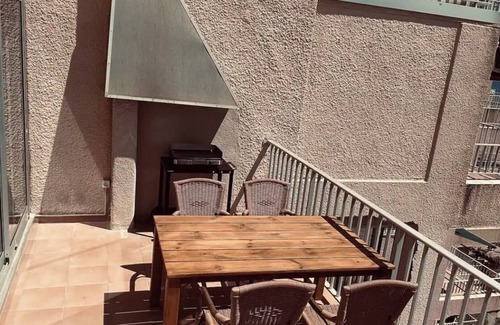 Saint-Hippolyte Apartment | FACING THE SEA