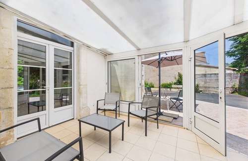 Montignac Ski Chalet | Facing the Vézère River – House for 6 – Terrace