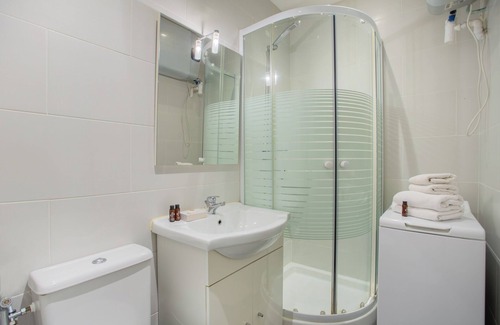 Quartier de Rochechouart Apartment | Faiderbe-Chaligny-1-Bed Apt, Sleeps 2