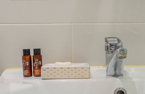 Quartier de Rochechouart Apartment | Faiderbe-Chaligny-1-Bed Apt, Sleeps 2