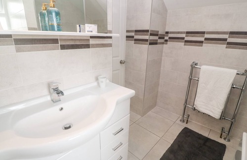 Saltash Cottage | FAIR MEAD COTTAGE, pet friendly, with a garden in Saltash