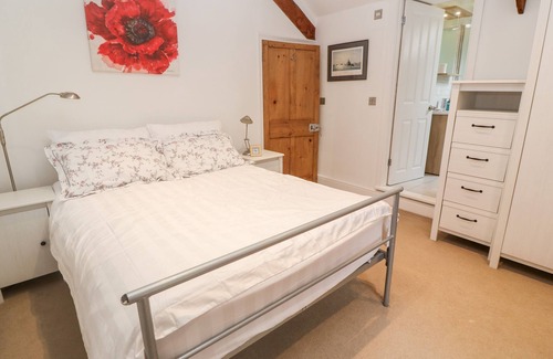 Saltash Cottage | FAIR MEAD COTTAGE, pet friendly, with a garden in Saltash