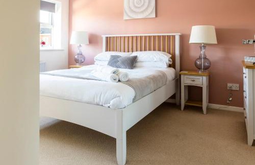 Shrewsbury House | Fair View - Off Street Parking and Garden