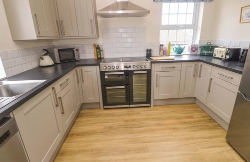 St. Just in Roseland House | FAIR VIEW, pet friendly, character holiday cottage in St Mawes
