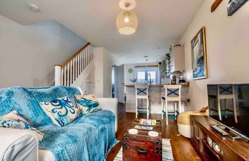 Portland House | Fair Winds at Chesil Beach
