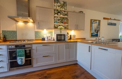 Portland House | Fair Winds at Chesil Beach