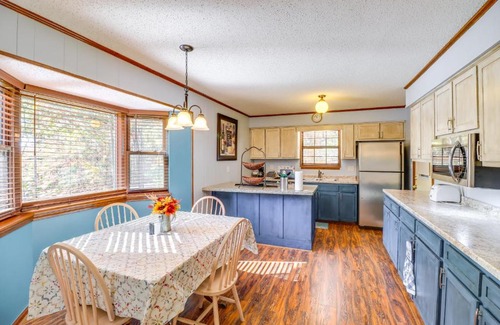Fairfield Bay House | Fairfield Bay Getaway Less Than 10 Mi to Boating and Hiking