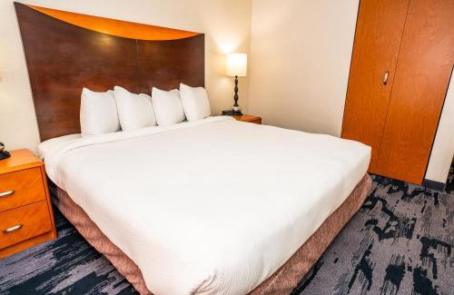 Downtown San Antonio Hotel | Fairfield by Marriott San Antonio Alamo Plaza Convention Center