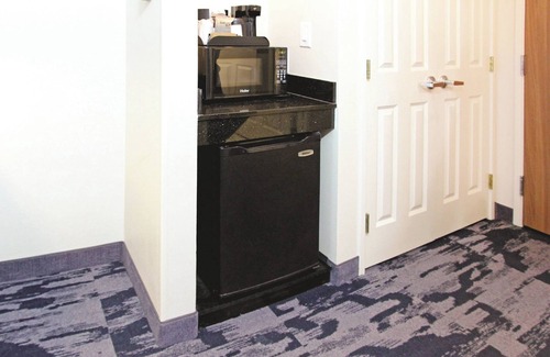 North Charleston Hotel | Fairfield Inn & Suites by Marriott Charleston Airport/Conven