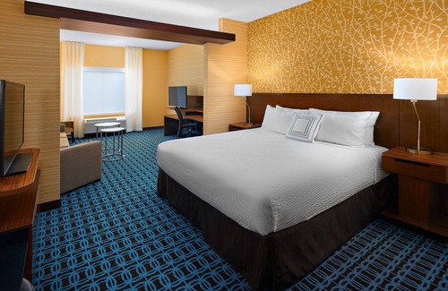 Roosevelt Hotel | Fairfield Inn&Suite by Marriott Fresno Yosemite Intl Airport