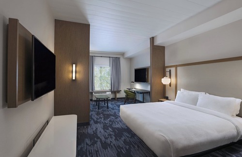 Downtown St. Louis Hotel | Fairfield Inn & Suites by Marriott St. Louis Downtown