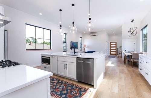 Fairhaven House | Fairhaven Luxury With Rooftop Deck and Ocean Views