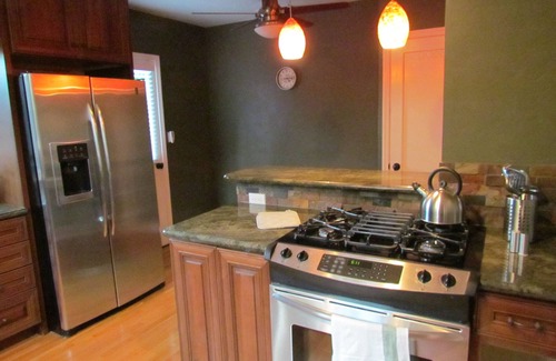 Old Mountain View House | Fairmont Ave 3Br/2Ba, Great Family Neighborhood