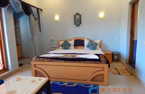 Thalayathimund Hotel | Fairstay Ooty