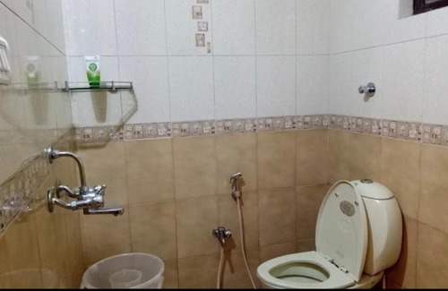 Thalayathimund Hotel | Fairstay Ooty