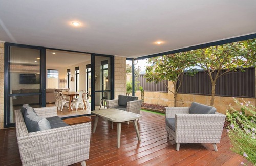 Geographe House | FAIRVIEW - Central Getaway to Busselton