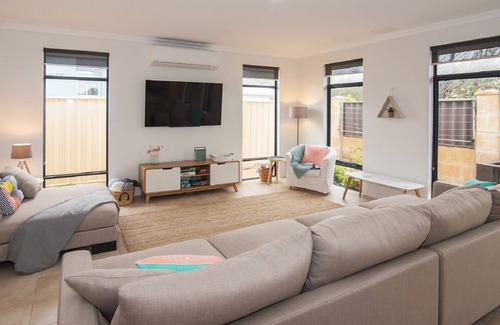 Geographe House | FAIRVIEW - Central Getaway to Busselton