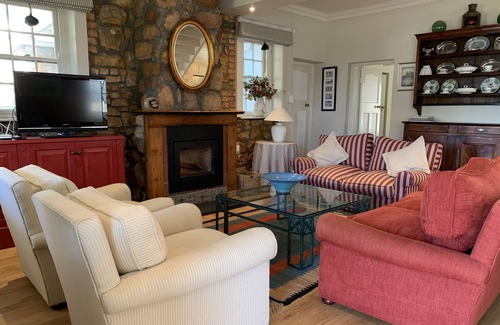 Kalk Bay Cottage | Fairwater - Fabulous family cottage, walk to the beaches, pools and a kid's park