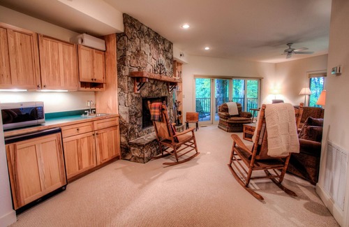 Mountain Air House | Fairway Mountain Villa | Gated Villa with Balcony, Mountain Views and Hot Tub