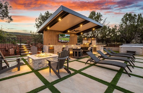 Oak Creek House | Fairway to Heaven - Views, pool, spa, game room, 3 fire pits, outdoor kitchen