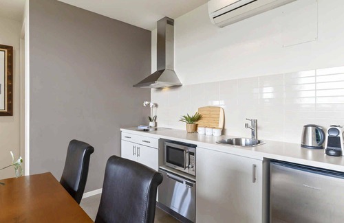 Fingal Apartment | Fairway Views – Moonah Apartment 24