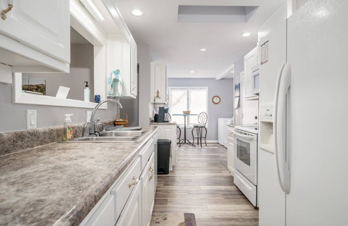 Hot Springs Village House | Fairway Views, Screened Porch and BBQ in Hot Springs Village Gated Community! Golfers’ Dream Escape