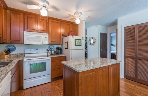 Lake Lure House | Fairway Villa 0305 at Rumbling Bald