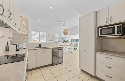 Sawtell House | Fairways Beach House - Stylish Beach House with Pool, Close walk to Cafes and Beach, Golf Course View