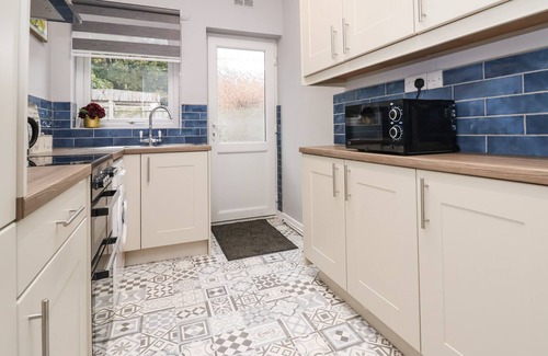 Meliden House | FAIRWAYS, pet friendly, with a garden in Prestatyn
