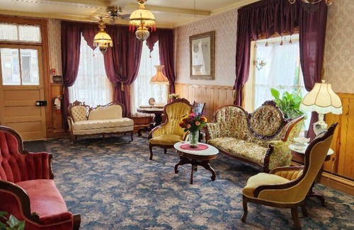 Virginia City Hotel | Fairweather Inn and Nevada City Cabins