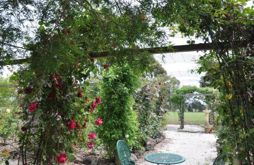 Wallington House | Fairy Wren Cottage Country to Coast Retreat