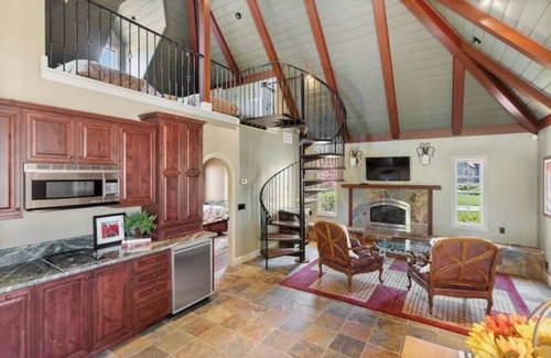 Davis Apartment | Fairytale retreat at UC Davis, ultimate privacy and comfort