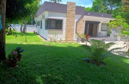 Mahajanga House | Faith, Maison de vacances à Amborovy Mahajanga