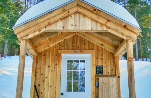 West Woodstock Ski Chalet | Falcon House: VT Modern Chalet w/Sauna on 25 Acres - Hike - Bike to Village