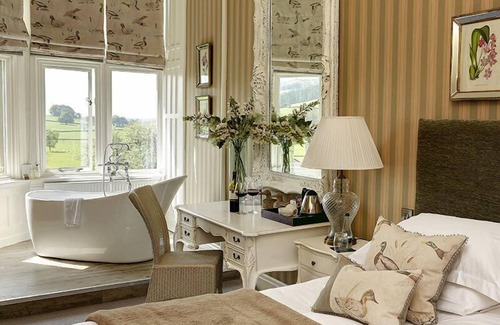 Settle Hotel | Falcon Manor Hotel