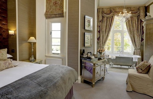 Settle Hotel | Falcon Manor Hotel