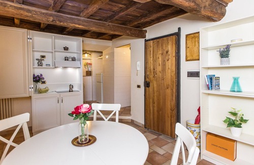 Rione VII Regola Apartment | Falegnami apartment.Falegnami apartmentFalegnami apartmentFalegnami apartmentFalegnami .