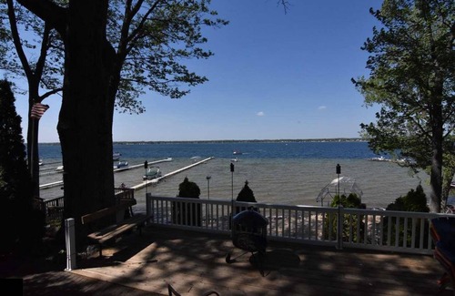 Lake City House | FALL 2023 DATES OPEN!nLuxury beach resort home on beautiful Lake Missaukee