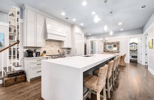 Cottage District House | Fall Availability! Conveniently located in the Watercolor Park District! 5 Adult Bikes! Golf Cart!