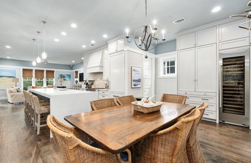 Cottage District House | Fall Availability! Conveniently located in the Watercolor Park District! 5 Adult Bikes! Golf Cart!