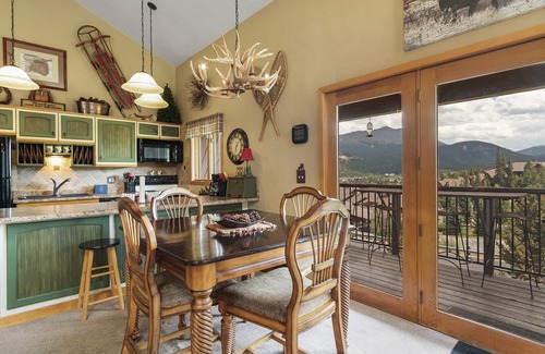 Four O'Clock House | Fall Availability! Cozy Ski-in/Ski-out Condo! Mountain Views! Shared Hot Tub!