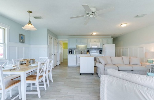 Cape San Blas House | Fall Availability! Dog-Friendly! Screened-in Porch! Beach and Bay Access! Large Yard!